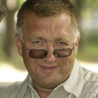 Виктор МЕЛЬНИКОВ Виктор МЕЛЬНИКОВ